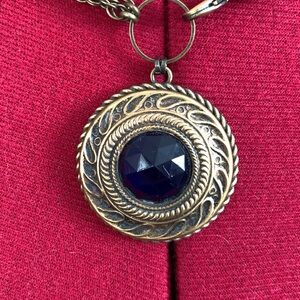 MADE IN CANADA | Necklace with antique button | EUC